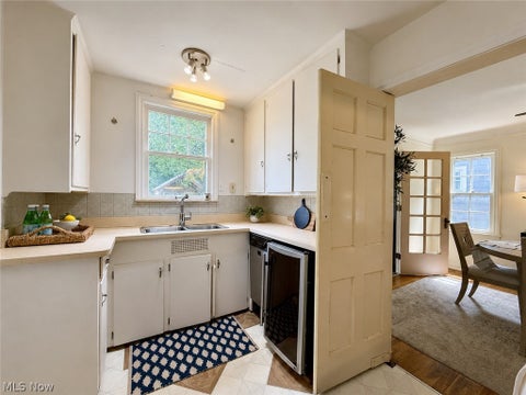Tiny photo for 869 Cambridge Road, Cleveland Heights, OH 44121 (MLS # 5235025)