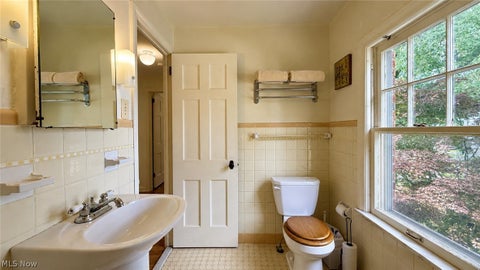 Tiny photo for 869 Cambridge Road, Cleveland Heights, OH 44121 (MLS # 5235025)