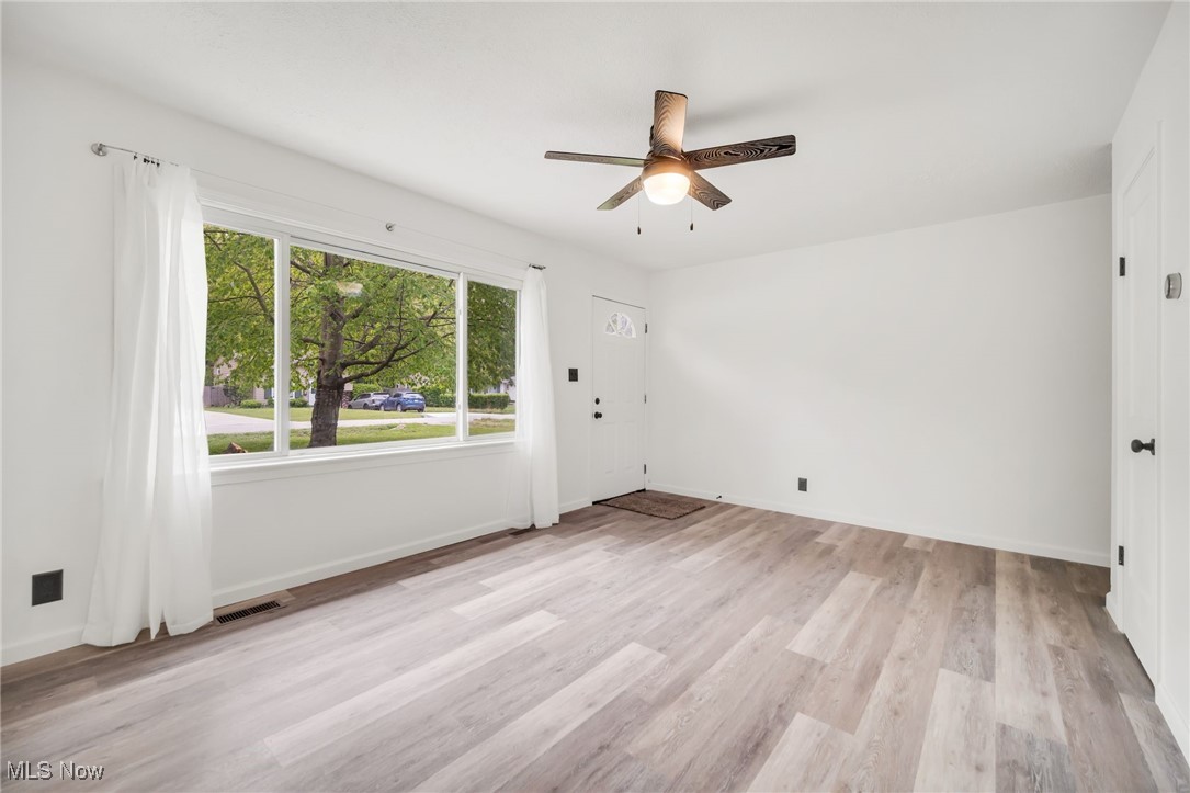 4572 Willowbrook Drive, Mentor, Ohio image 4