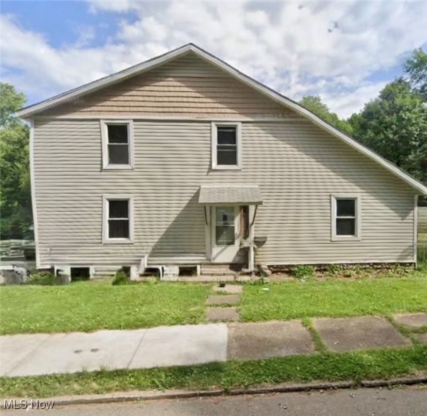 Discover the perfect canvas to bring your vision to life in this property situated on over half an acre of lush land. This inviting residence features two spacious bedrooms and two and a half bathrooms, offering ample space for comfortable living. It also includes first floor laundry. 

Imagine the possibilities as you bring your vision to life in this charming home, surrounded by nature's beauty.

Don't miss out on this incredible opportunity to create your ideal living space in a location that combines convenience and natural beauty!