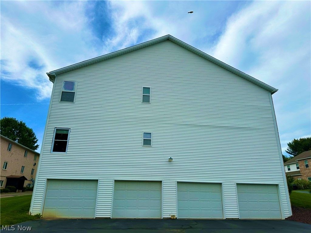 Photo of 3649 Indian Run Drive, Canfield, OH 44406 (MLS # 5212640)
