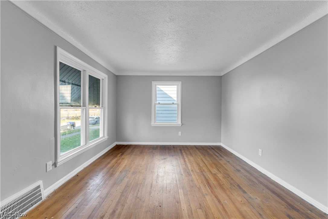 Moses & Burton - Residential Lease