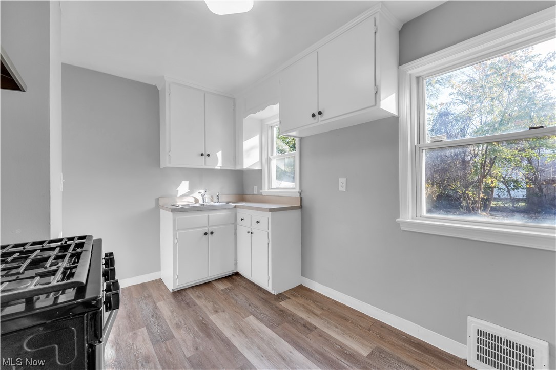 Moses & Burton - Residential Lease