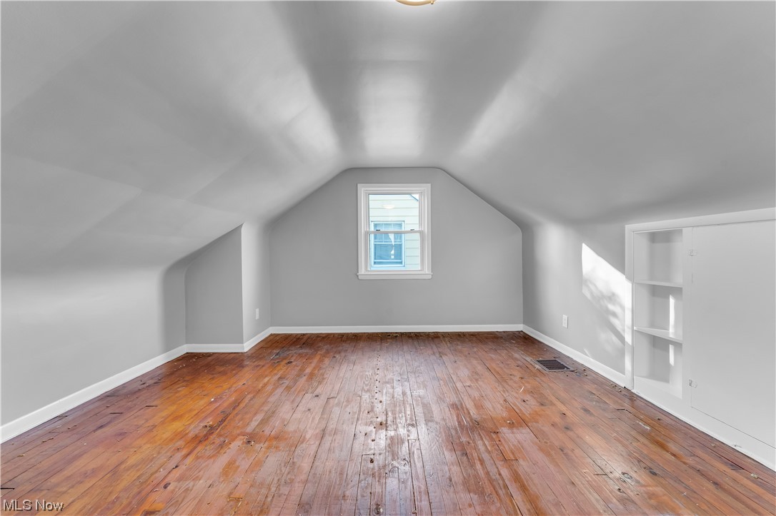 Moses & Burton - Residential Lease