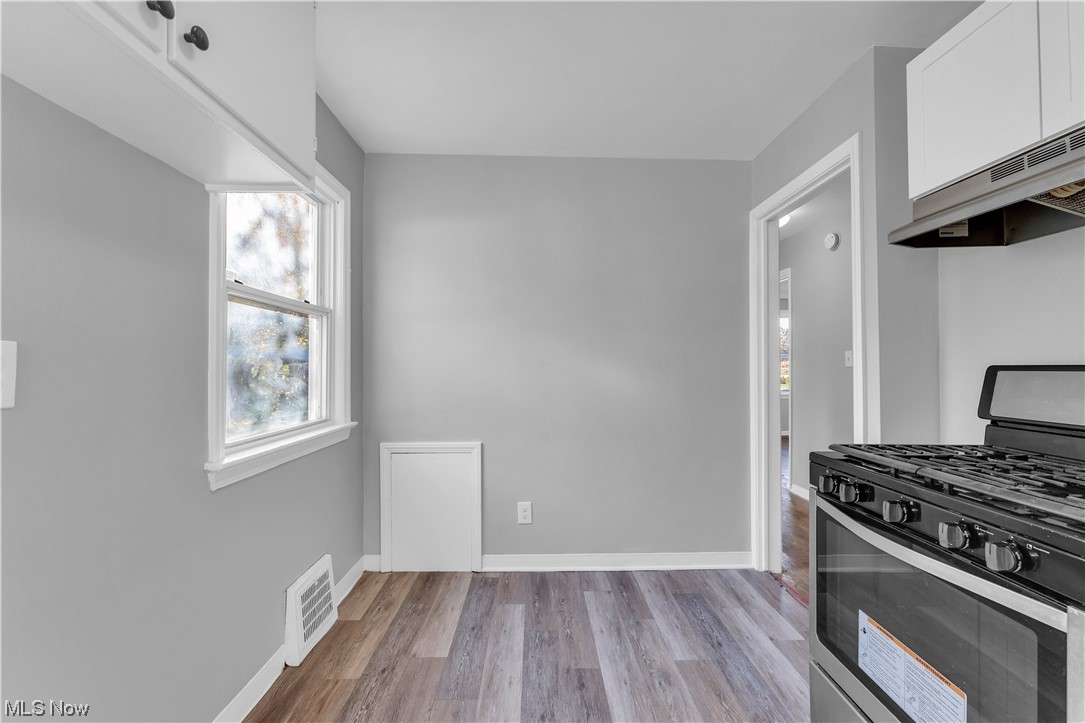 Moses & Burton - Residential Lease