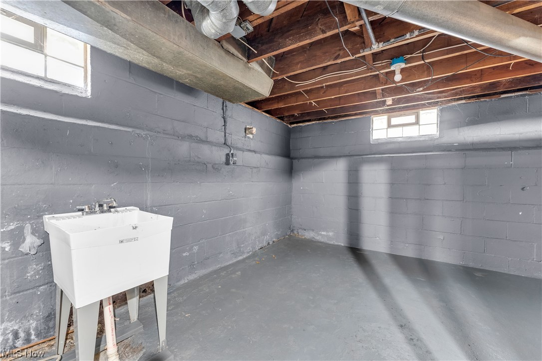 Moses & Burton - Residential Lease