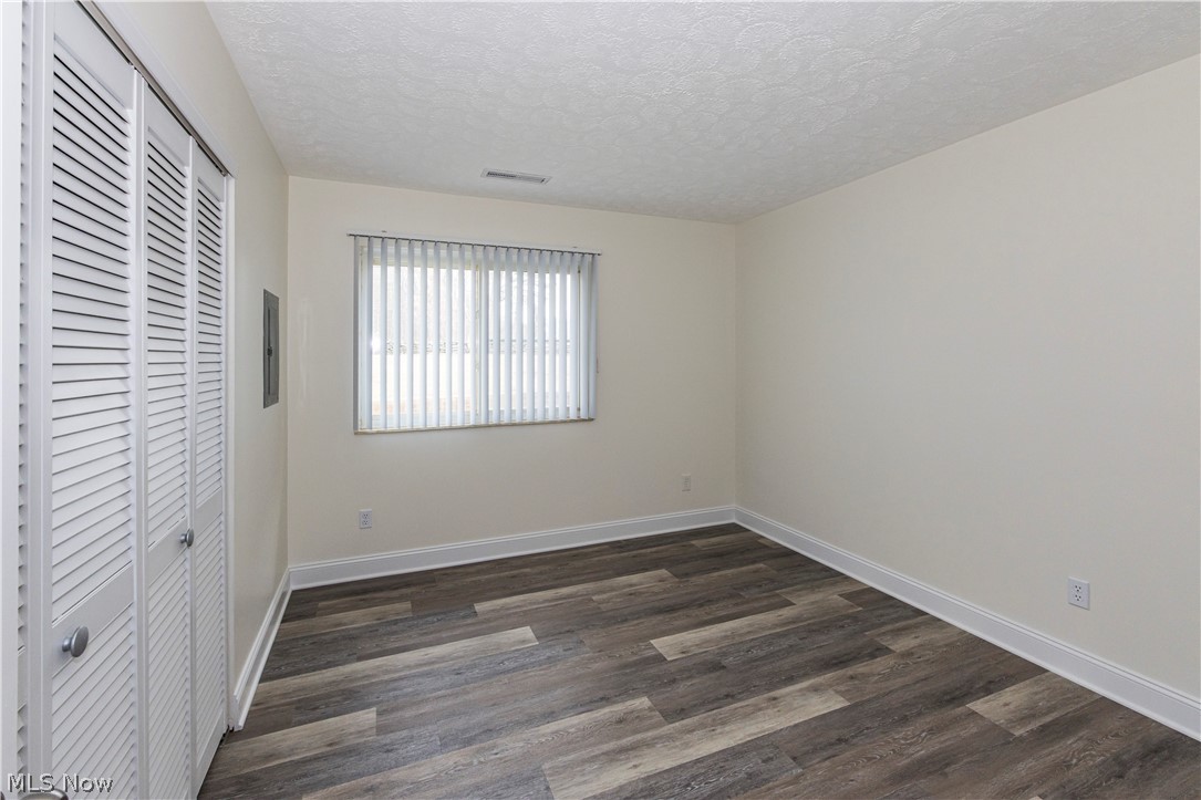 Country Club Twnhs North Condo - Residential