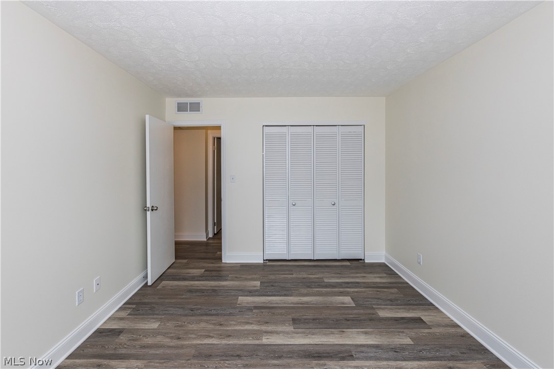 Country Club Twnhs North Condo - Residential