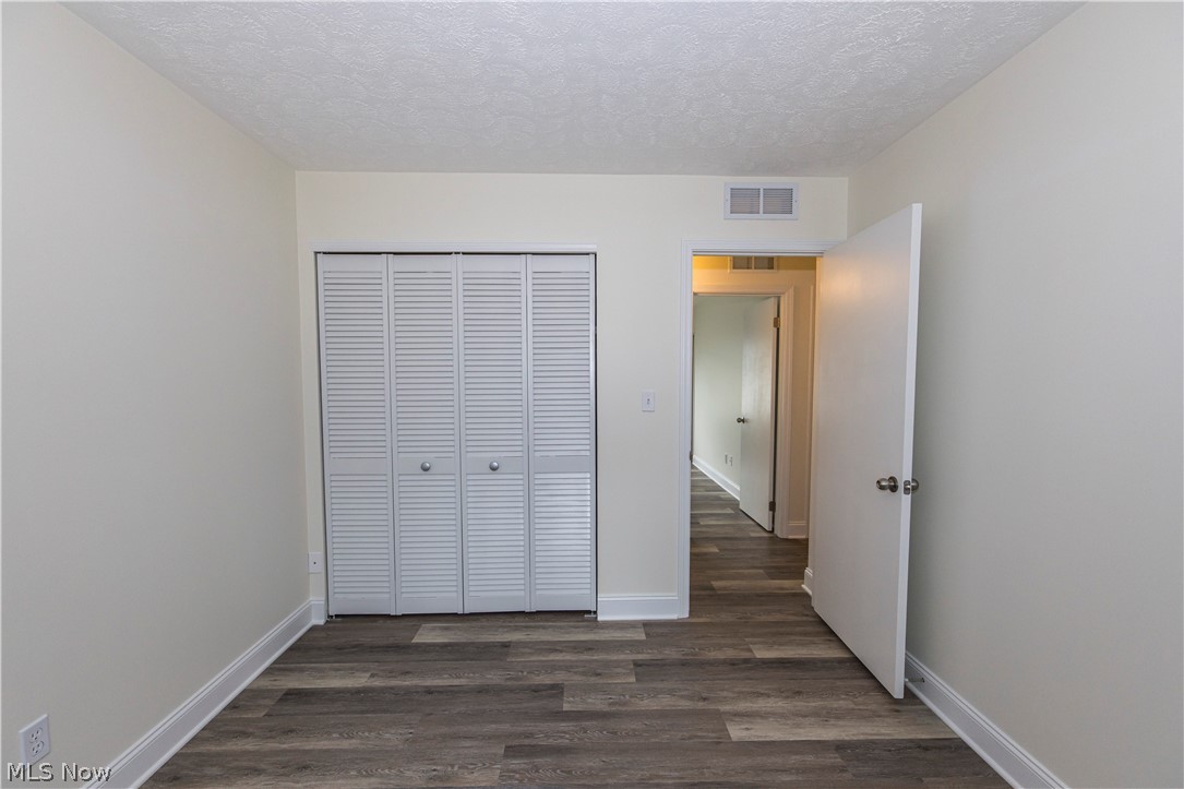 Country Club Twnhs North Condo - Residential