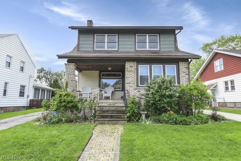 Photo of 1733 Saratoga Avenue, Cleveland, OH 44109 (MLS # 5205058)