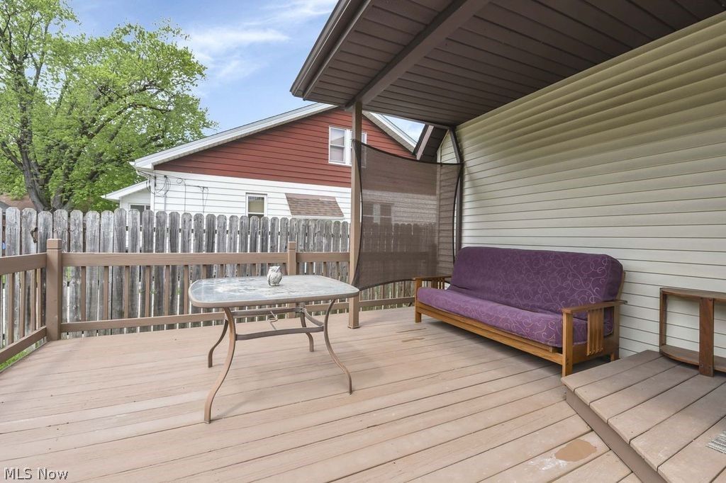 Photo of 1733 Saratoga Avenue, Cleveland, OH 44109 (MLS # 5205058)