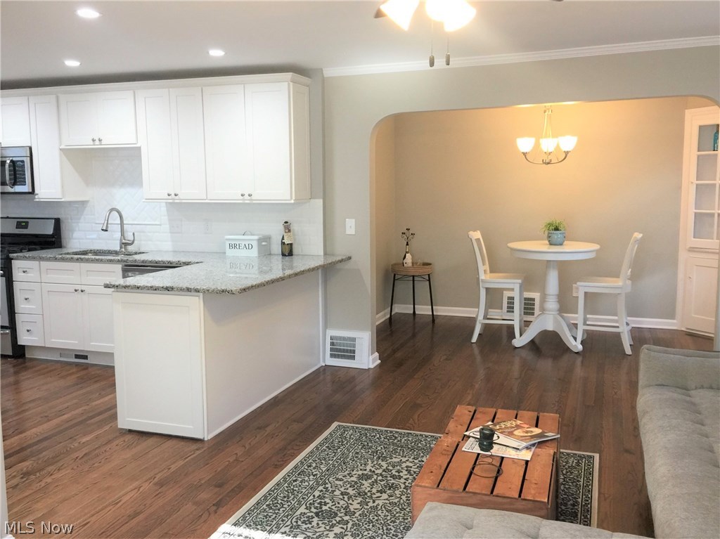 Kamms - Residential Lease