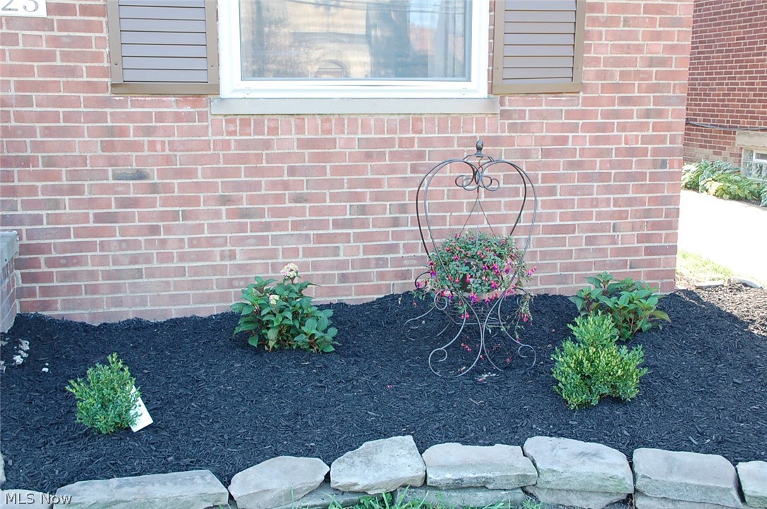 Kamms - Residential Lease