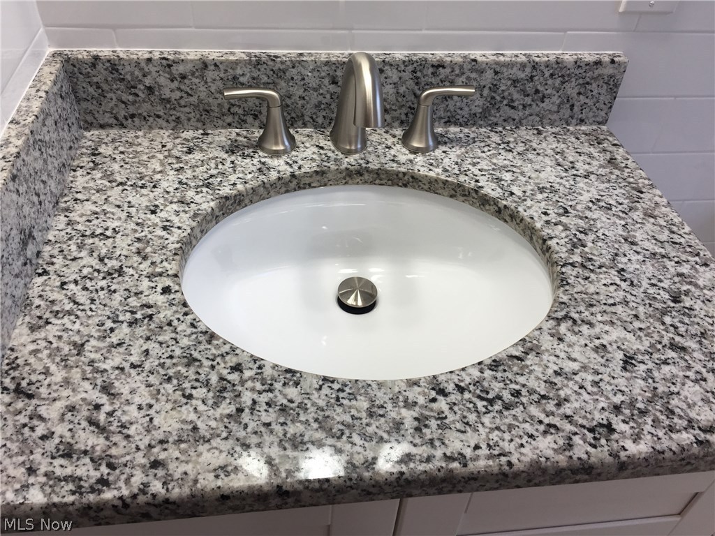 Kamms - Residential Lease