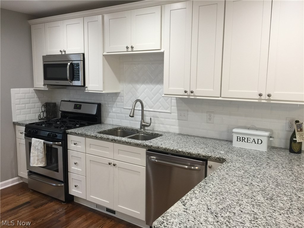 Kamms - Residential Lease