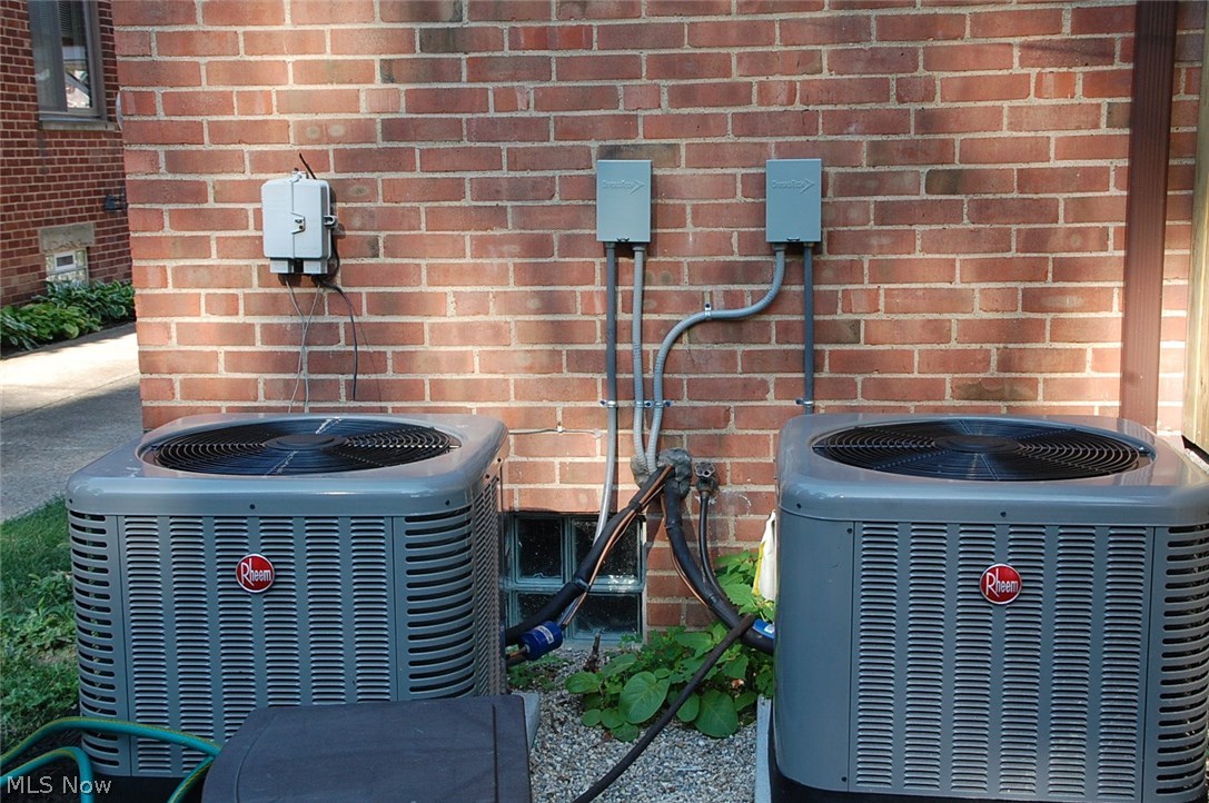 Kamms - Residential Lease