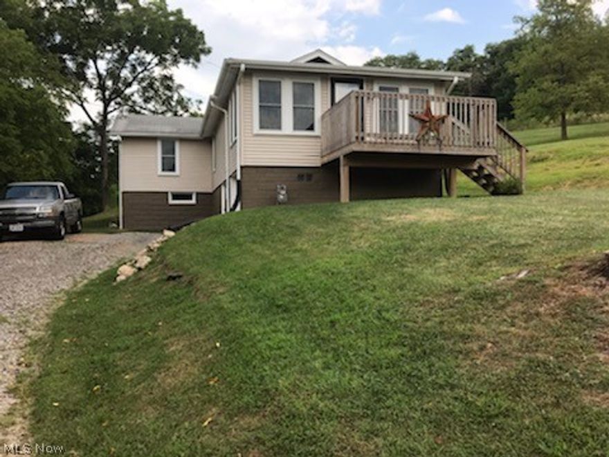 Enjoy the view. This cozy 2 Bedroom sits on 1 acre. Great location in Edison School District.