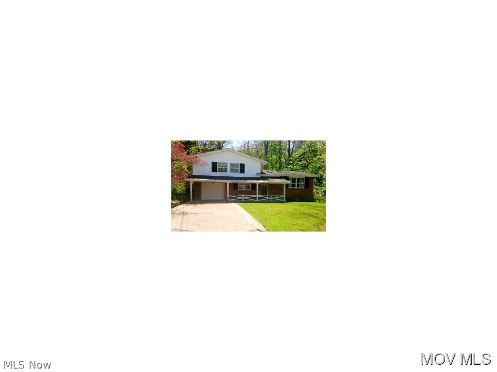 Nice solid home with great setting - seclusion but very close to town - nice deck in back - lovely neighborhood. All appliances stay. #5220 Elem: Putnam Elementary School Elem/Bus: Y JrHigh: Marietta Middle School School JrHigh/Bus: Y High: Marietta High School High/Bus: Y Fire: CIT Police: CTY PossFreeGas: N ;SQFT=Fin L1:300, Fin L2:704, Fin L3:700, Fin Bsmt:0, Fin Above:1704, Fin Total:1704, Unfin Bsmt:550, Unfin Above:550;GAR= 1 Car Built In
