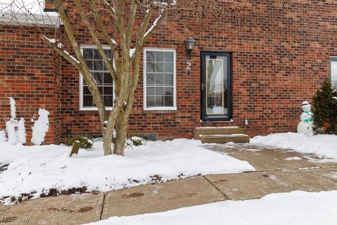 Photo of 8562 Glenwood Avenue #2, Youngstown, OH 44512 (MLS # 5179371)