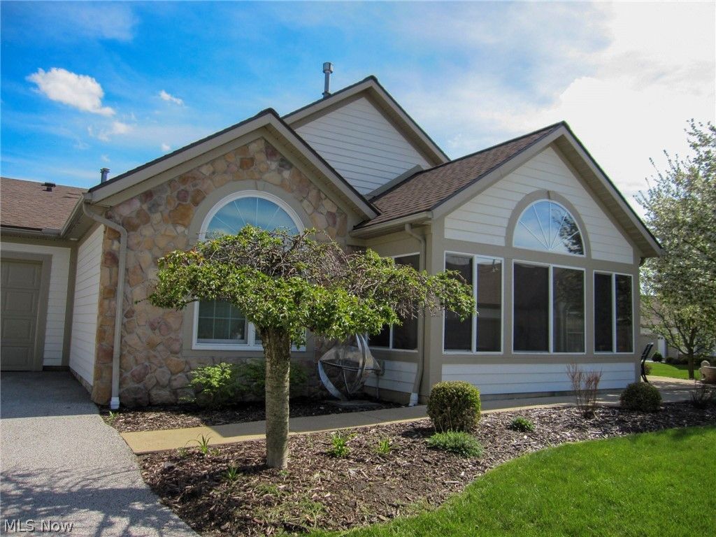 Photo of 584 Crossings Circle, Tallmadge, OH 44278 (MLS # 5202753)