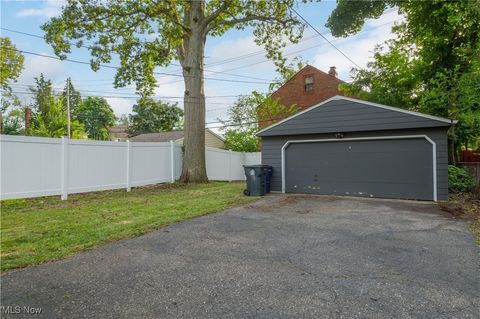 Tiny photo for 1948 Staunton Road, Cleveland Heights, OH 44118 (MLS # 5178805)