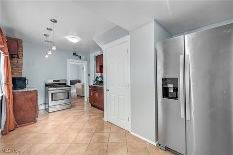 Tiny photo for 1948 Staunton Road, Cleveland Heights, OH 44118 (MLS # 5178805)