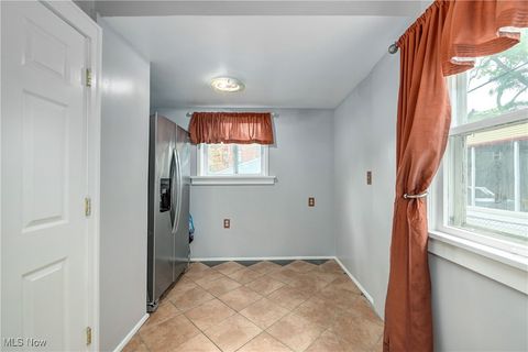 Tiny photo for 1948 Staunton Road, Cleveland Heights, OH 44118 (MLS # 5178805)