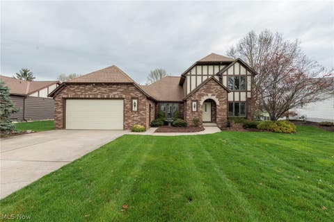 Homes For Sale - 984 Meadowlark Lane<br/> Medina, OH 44256