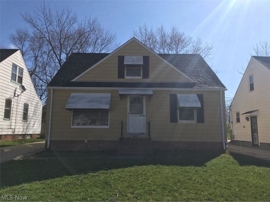 3 Bedroom 1 Bath bungalow that backs to park. Updated mechanicals and newer driveway. House needs some TLC. Being sold as is. Buyer to assume violations/