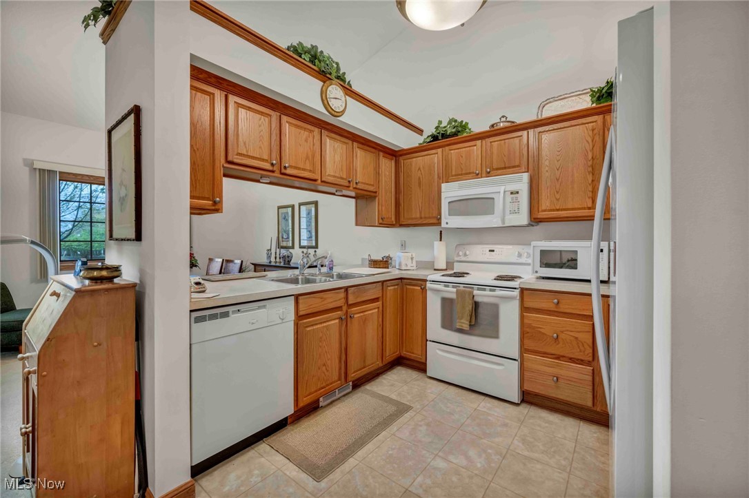 126 Legend Trail, Willowick, Ohio image 13