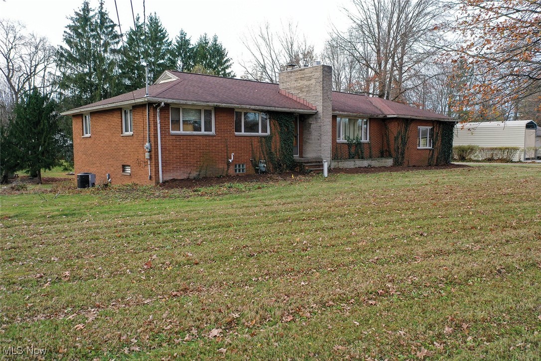 10945 Nellabrook Avenue, Alliance, Ohio image 1