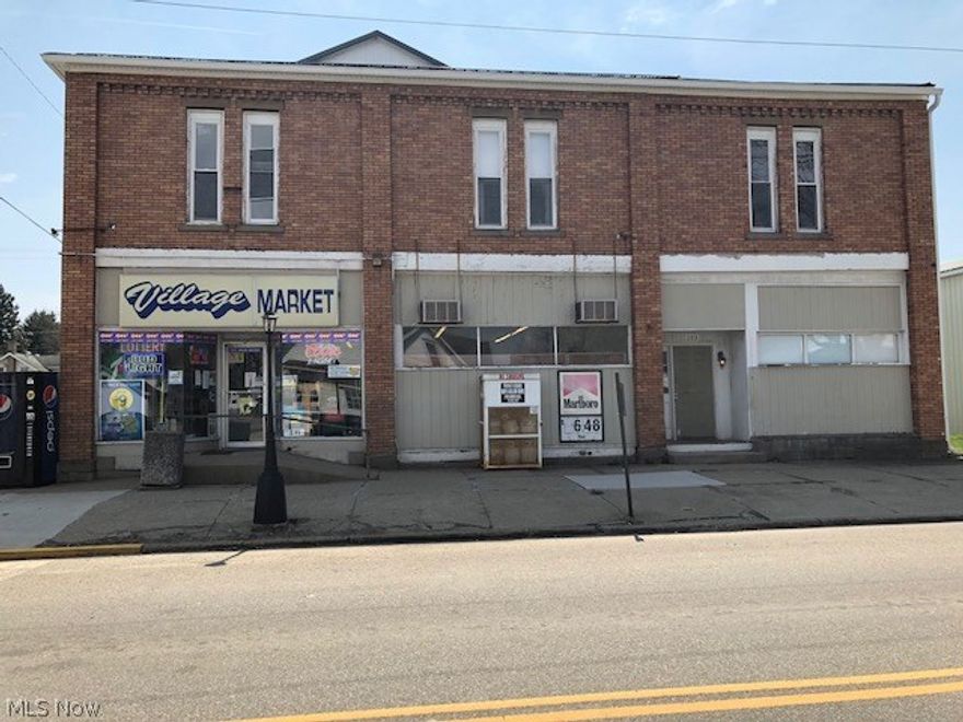 REAL ESTATE ONLY.
Commercial property with awesome income! Store lease is $1,100 per month long term. 5 apartments upstairs with 2 currently rented long term at $300. each total electric tenants pay there electric bills.
Bonus a 2 bedroom home located at the rear of the building. 107 Oak St. built in 1900 also, with about 700 sq. ft. rents for $350 per month another long term tenant.