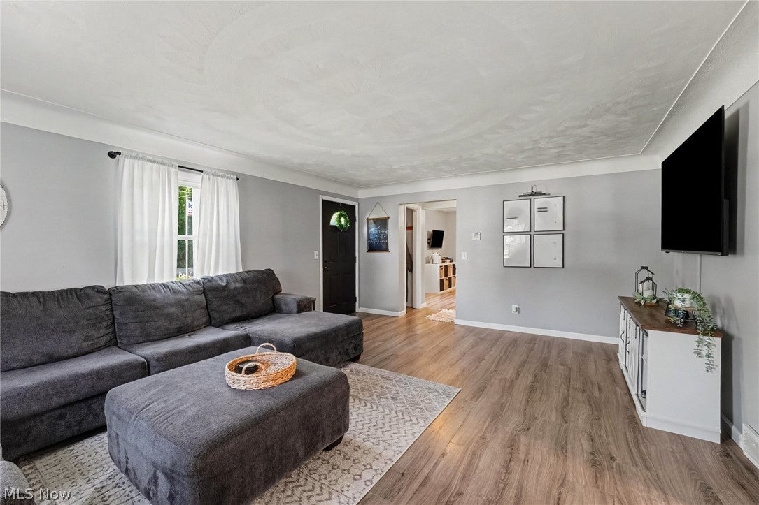 6187 Robinhood Lane