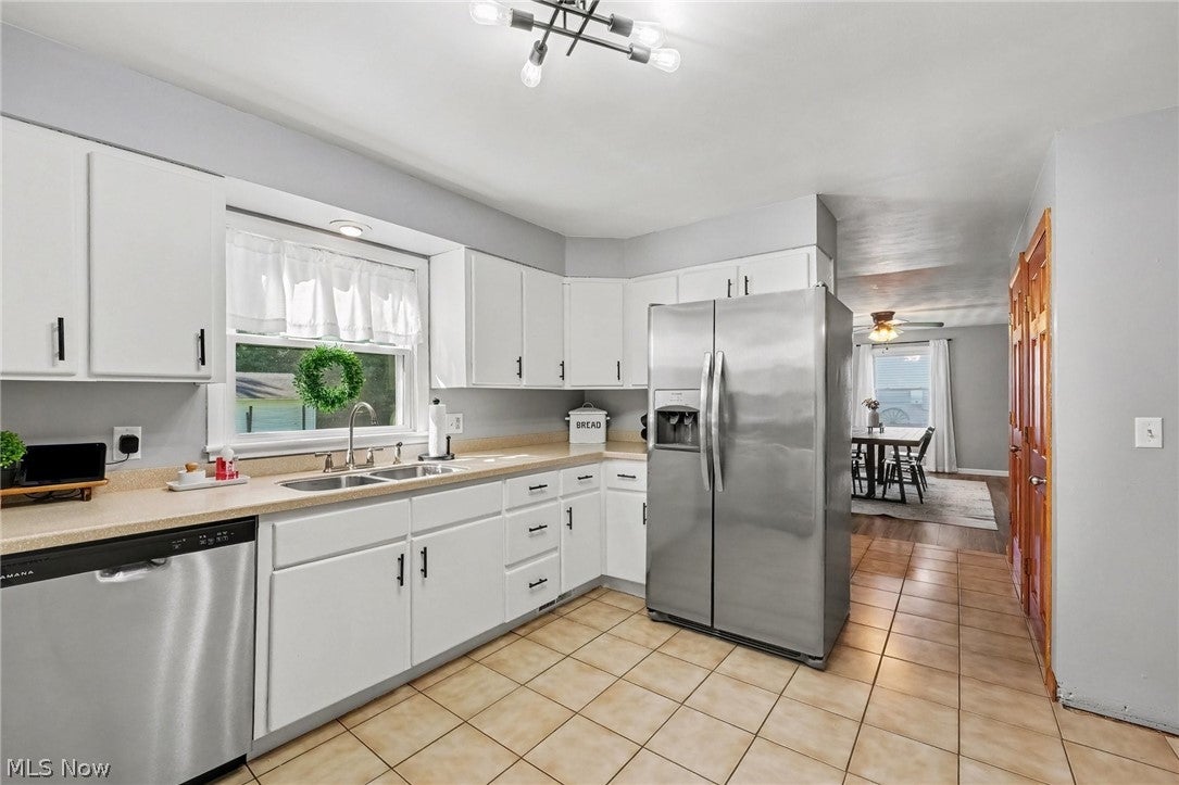 6187 Robinhood Lane
