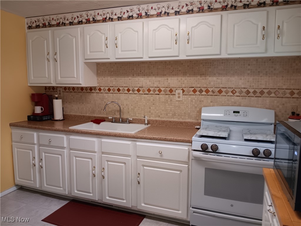 211 Mayhill Drive, Newton Falls, Ohio image 4