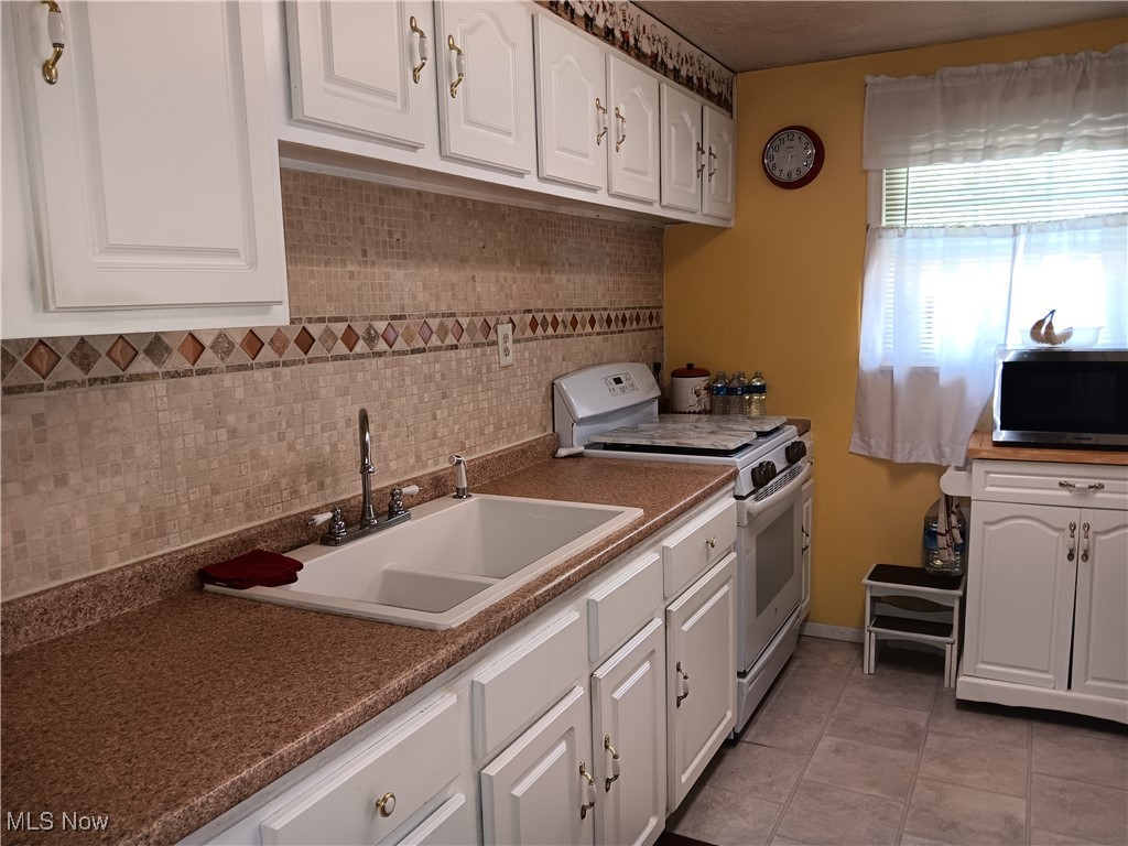 211 Mayhill Drive, Newton Falls, Ohio image 5