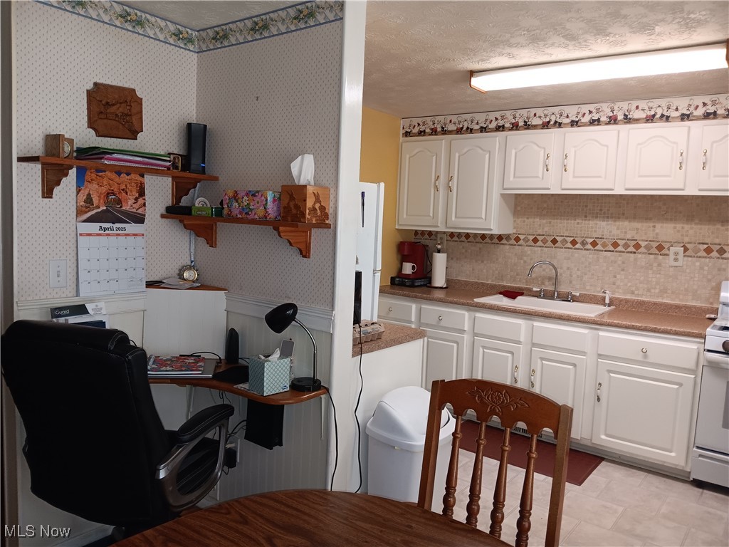 211 Mayhill Drive, Newton Falls, Ohio image 7