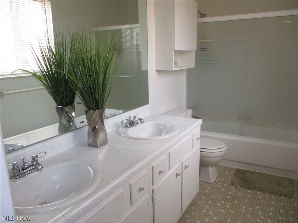 Paris Dev Corp Parma Town Estates - Residential