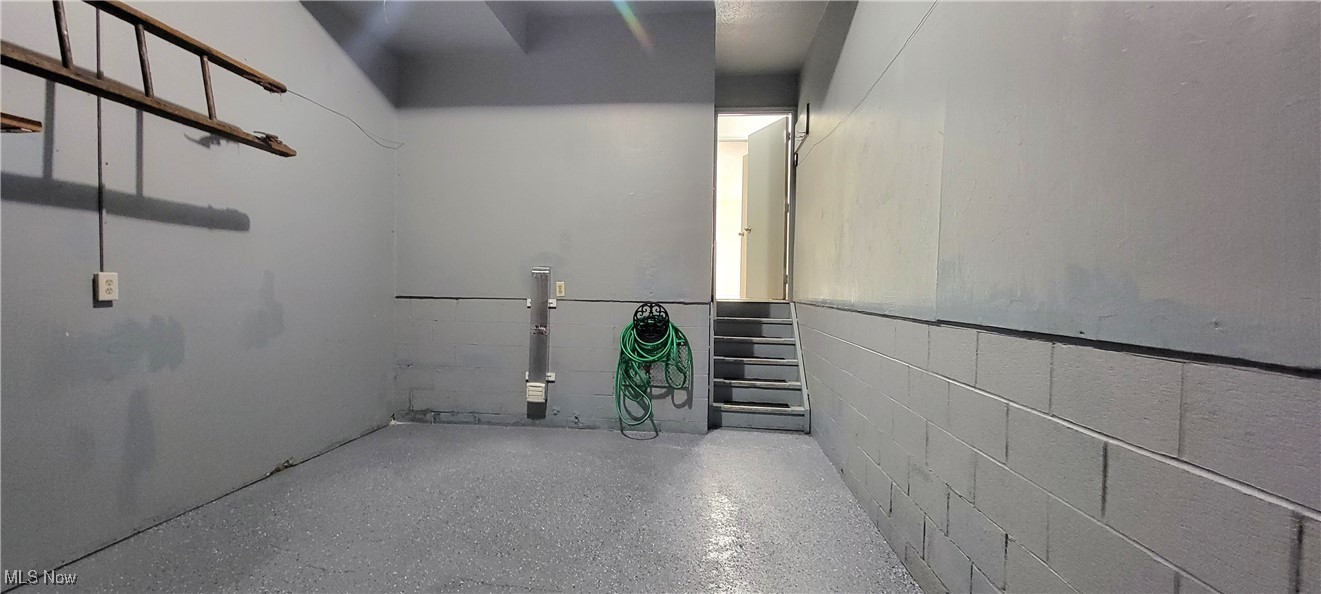 Rolling Hills Condo - Residential