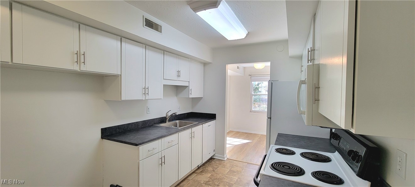 Rolling Hills Condo - Residential