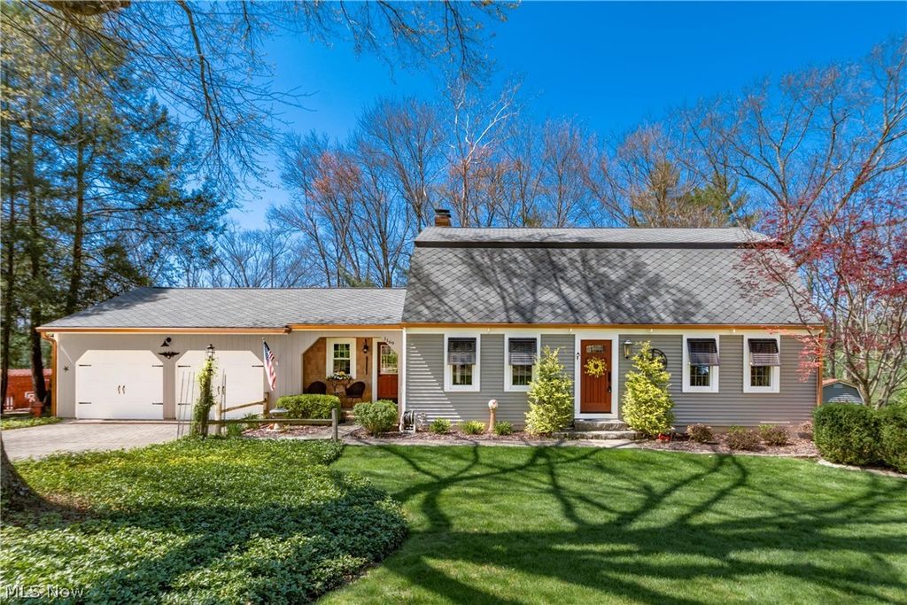 Photo of 1169 Parkview Drive, Zanesville, OH 43701 (MLS # 5199879)