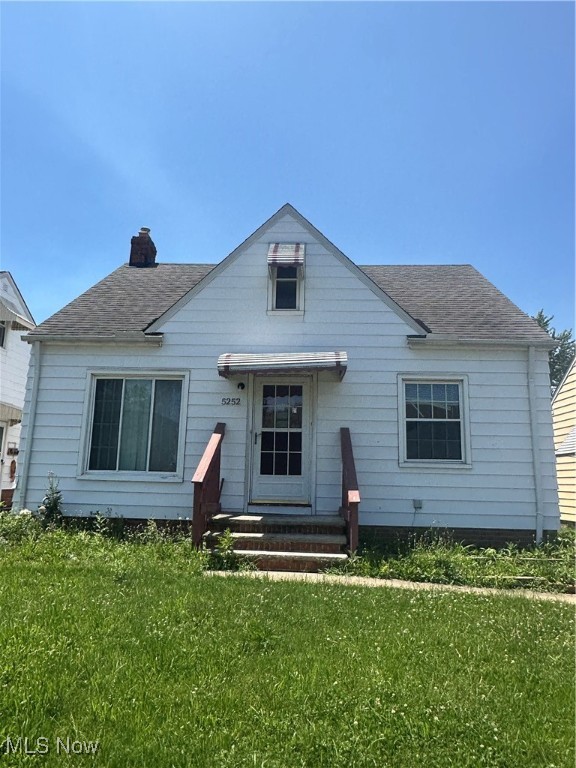You have the option to buy before, middle, or after renovations. Anticipated rehab work entails new windows, new floor and carpet, full kitchen, full bathrooms (both bathrooms), AC, and more.
Parma Investors- here’s a 9 package deal for you!! 6 properties are income producing and the other 3 are currently being rehabbed. Buy the package, buy just one, and/or buy in the middle of rehab—it’s your choice!