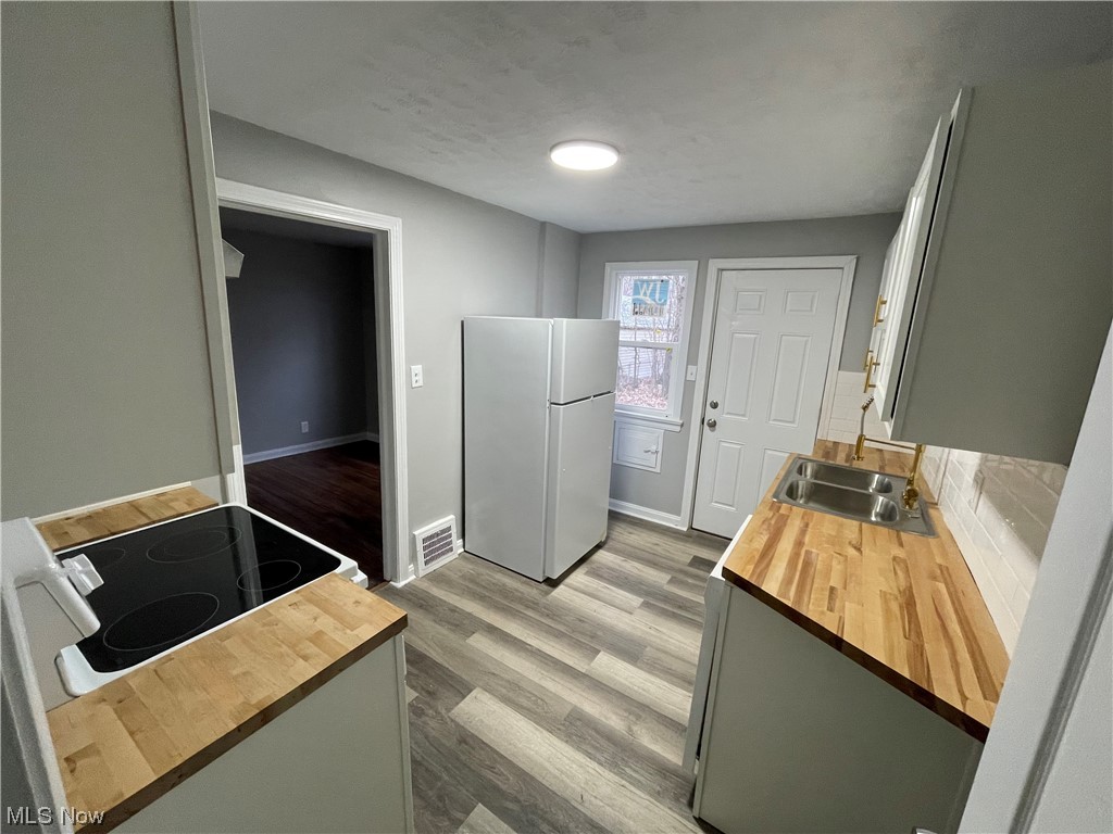 Ravine Park - Residential Lease