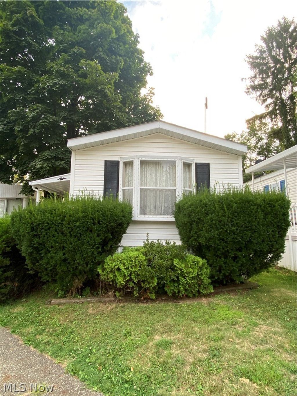 Photo of 1263 Los Angeles Boulevard NW, North Canton, OH 44720 (MLS # 5198690)