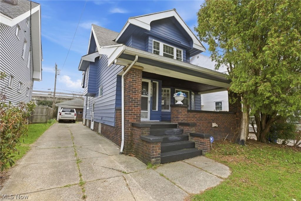 Photo of 11816 Buckingham Avenue, Cleveland, OH 44120 (MLS # 5198449)