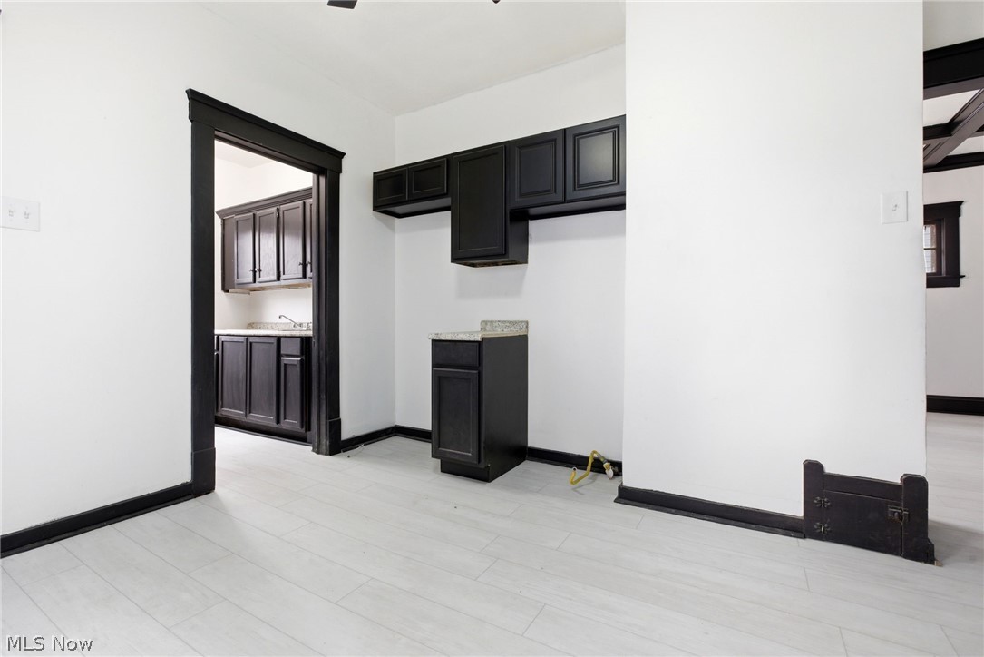 11816 Buckingham Avenue