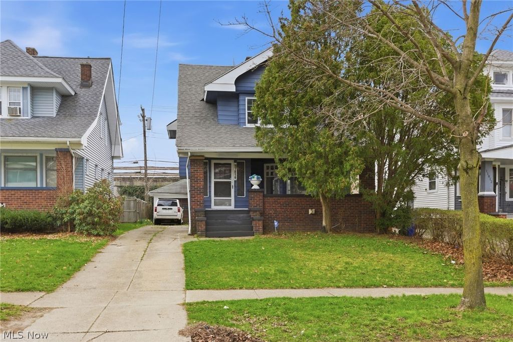 Photo of 11816 Buckingham Avenue, Cleveland, OH 44120 (MLS # 5198449)