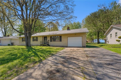 Homes For Sale - 4285 Kerrybrook Drive<br/> Mahoning County, Youngstown, OH 44511