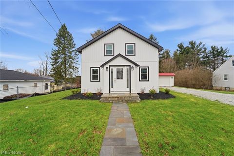 Homes For Sale - 13829 Carlton Street<br/> Geauga County, Burton, OH 44021