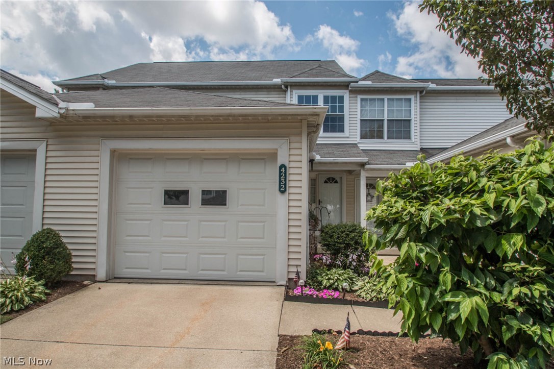 Lakeview Ridge Condos - Residential